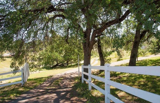 32491 Pleasant Oak Drive, Springville, CA 93265