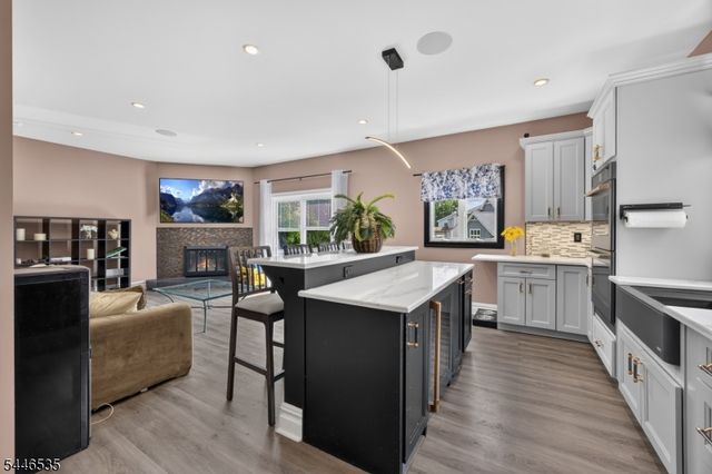 4 Plaza Rd, Fair Lawn Boro, NJ 07410