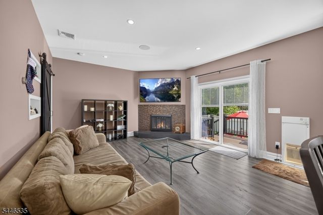 4 Plaza Rd, Fair Lawn Boro, NJ 07410