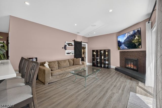 4 Plaza Rd, Fair Lawn Boro, NJ 07410