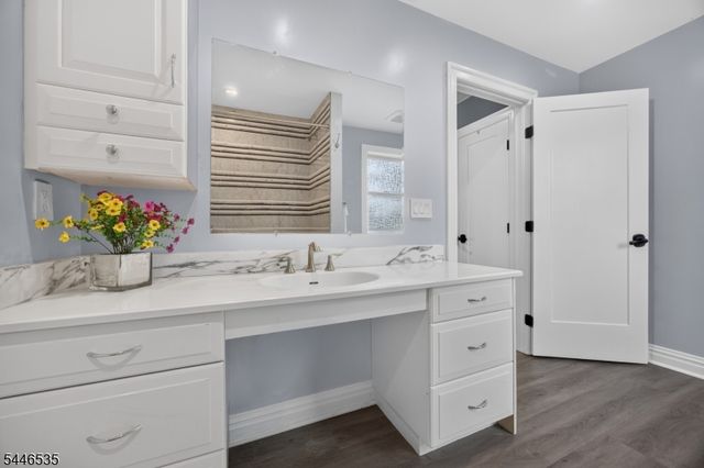 4 Plaza Rd, Fair Lawn Boro, NJ 07410