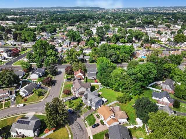 4 Plaza Rd, Fair Lawn Boro, NJ 07410