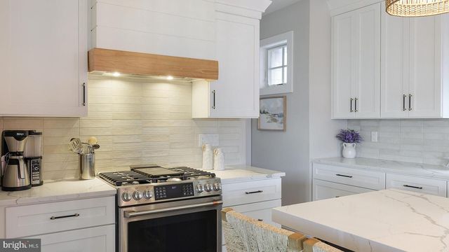 229 3RD ST, Beach Haven, NJ 08008