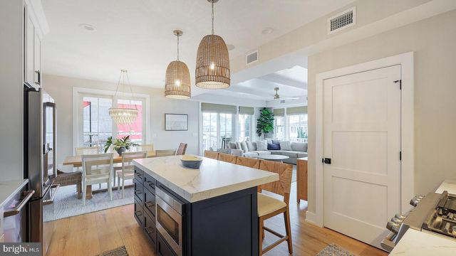 229 3RD ST, Beach Haven, NJ 08008