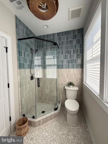 229 3RD ST, Beach Haven, NJ 08008