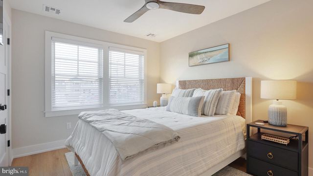 229 3RD ST, Beach Haven, NJ 08008