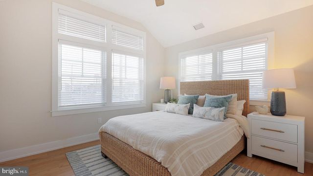 229 3RD ST, Beach Haven, NJ 08008