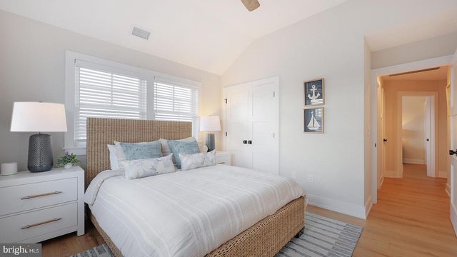 229 3RD ST, Beach Haven, NJ 08008