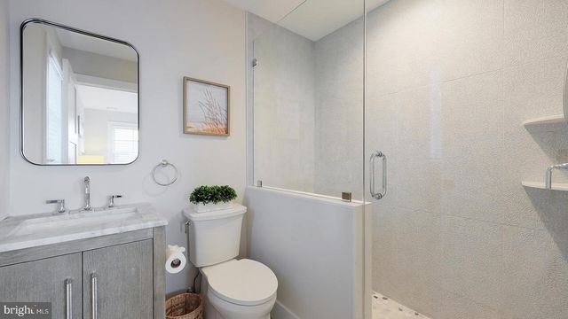 229 3RD ST, Beach Haven, NJ 08008