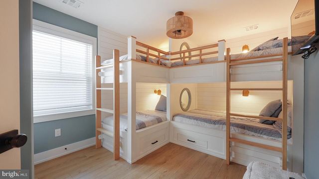 229 3RD ST, Beach Haven, NJ 08008