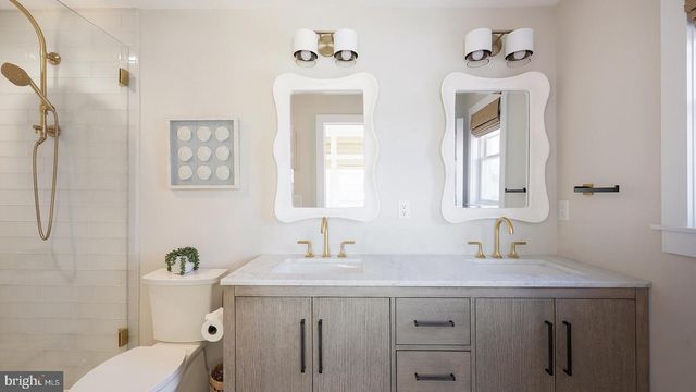 229 3RD ST, Beach Haven, NJ 08008