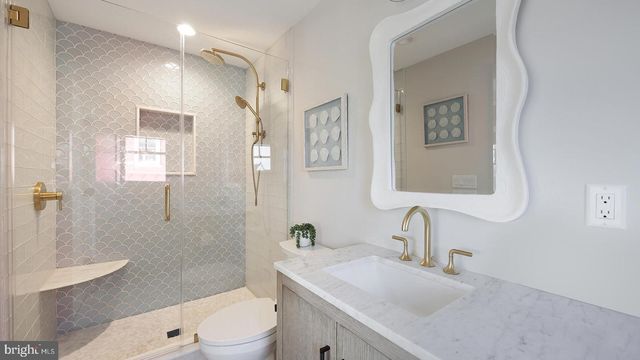 229 3RD ST, Beach Haven, NJ 08008