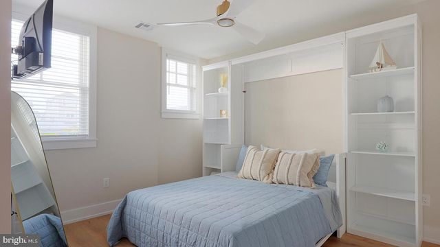 229 3RD ST, Beach Haven, NJ 08008