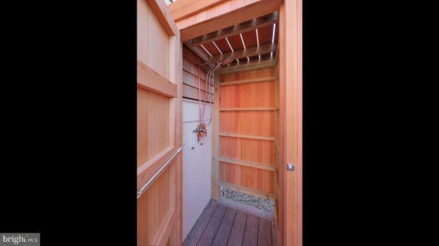 229 3RD ST, Beach Haven, NJ 08008