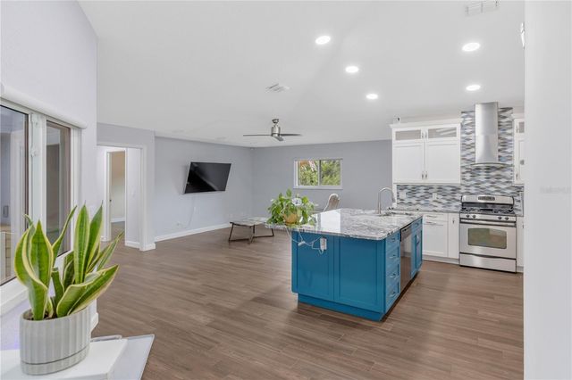 727 HIDDEN LAKE DRIVE, Tarpon Springs, FL 34689