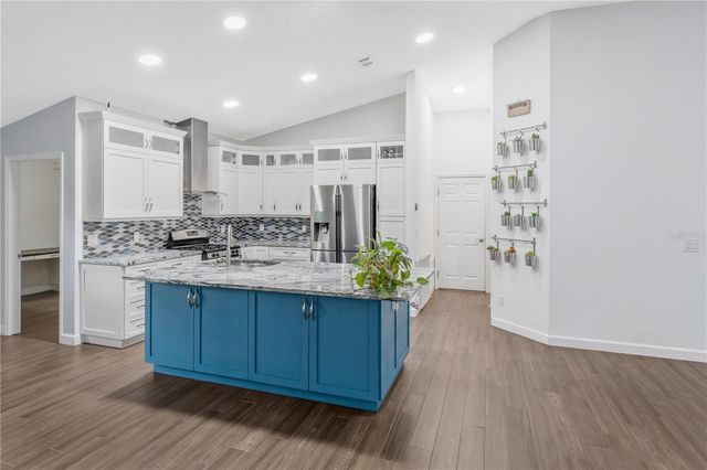 727 HIDDEN LAKE DRIVE, Tarpon Springs, FL 34689