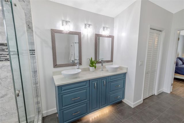 727 HIDDEN LAKE DRIVE, Tarpon Springs, FL 34689