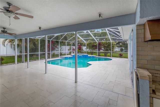727 HIDDEN LAKE DRIVE, Tarpon Springs, FL 34689