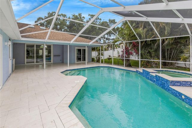 727 HIDDEN LAKE DRIVE, Tarpon Springs, FL 34689