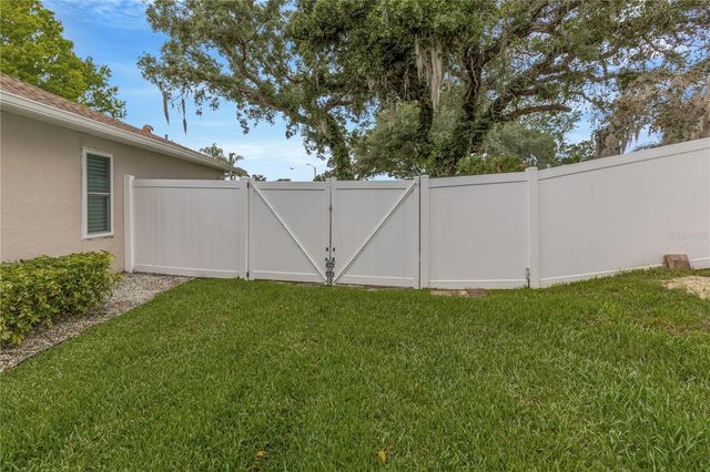 727 HIDDEN LAKE DRIVE, Tarpon Springs, FL 34689