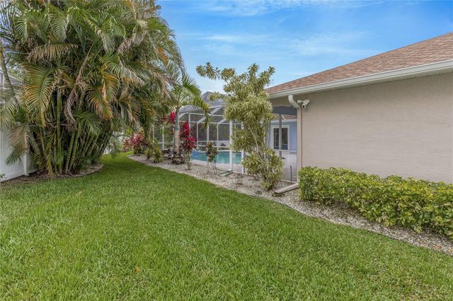 727 HIDDEN LAKE DRIVE, Tarpon Springs, FL 34689