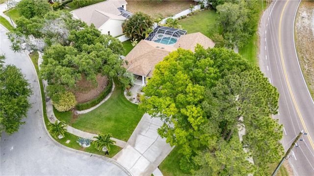 727 HIDDEN LAKE DRIVE, Tarpon Springs, FL 34689