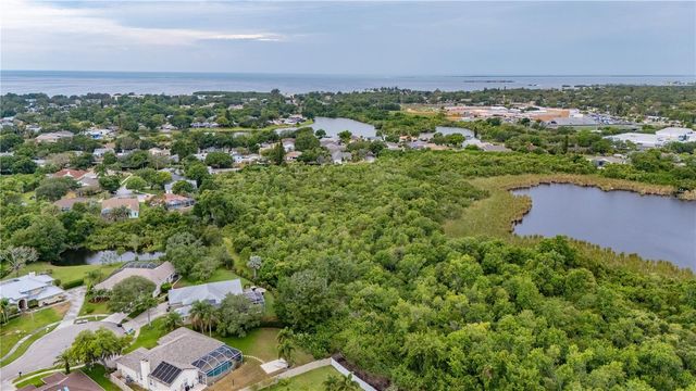 727 HIDDEN LAKE DRIVE, Tarpon Springs, FL 34689