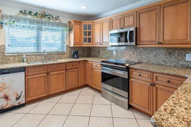 8611 SW 65TH AVENUE ROAD, Ocala, FL 34476