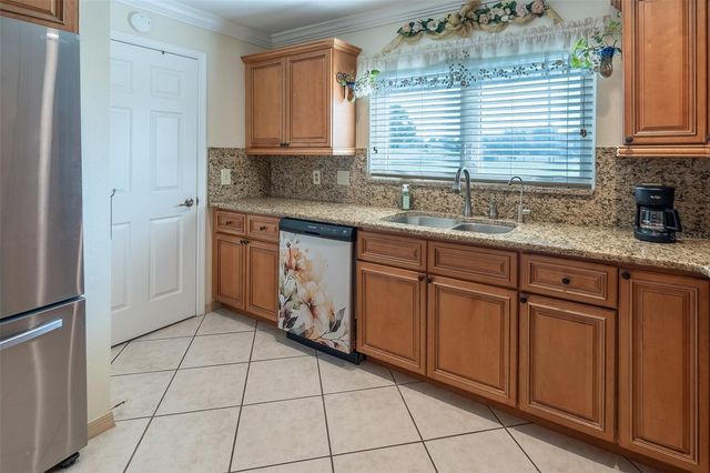 8611 SW 65TH AVENUE ROAD, Ocala, FL 34476