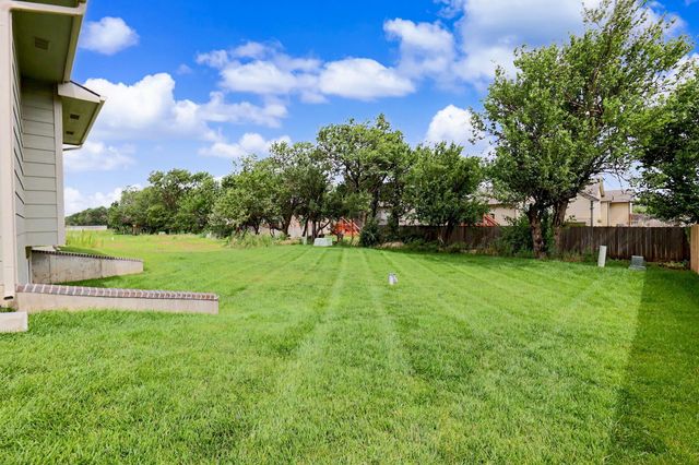 10610 W Graber St, Wichita, KS 67215