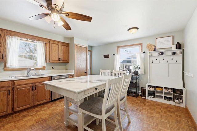 1809 N CHARLOTTE STREET, Appleton, WI 54911