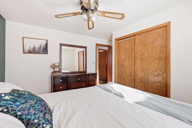 1809 N CHARLOTTE STREET, Appleton, WI 54911