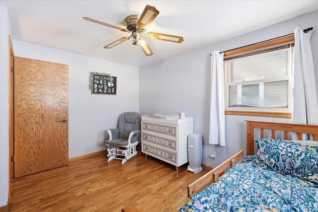 1809 N CHARLOTTE STREET, Appleton, WI 54911