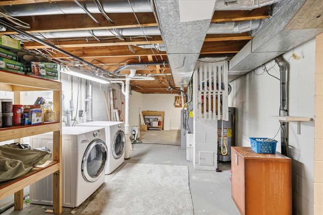 1809 N CHARLOTTE STREET, Appleton, WI 54911