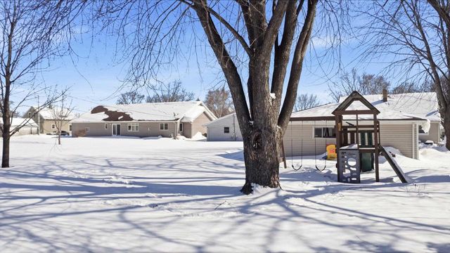 1809 N CHARLOTTE STREET, Appleton, WI 54911