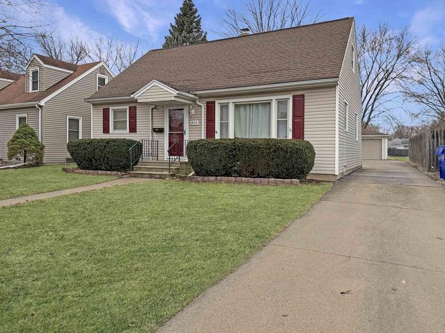1809 N CHARLOTTE STREET, Appleton, WI 54911
