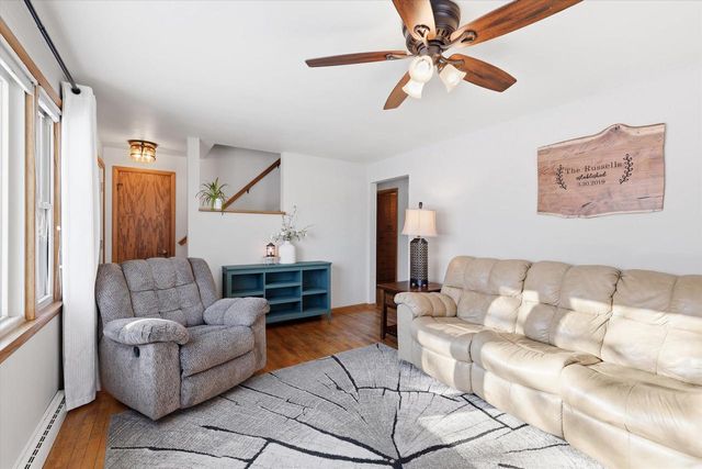 1809 N CHARLOTTE STREET, Appleton, WI 54911