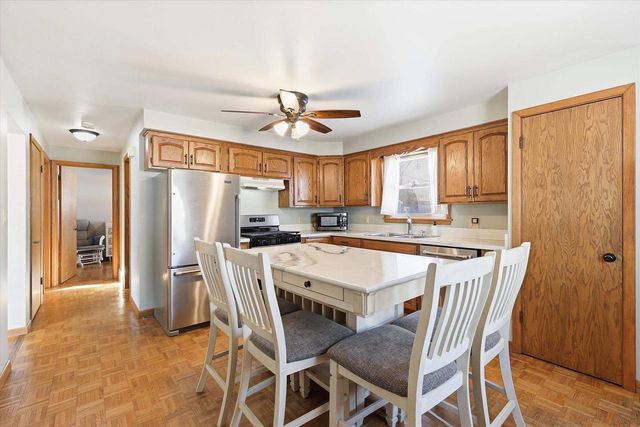 1809 N CHARLOTTE STREET, Appleton, WI 54911