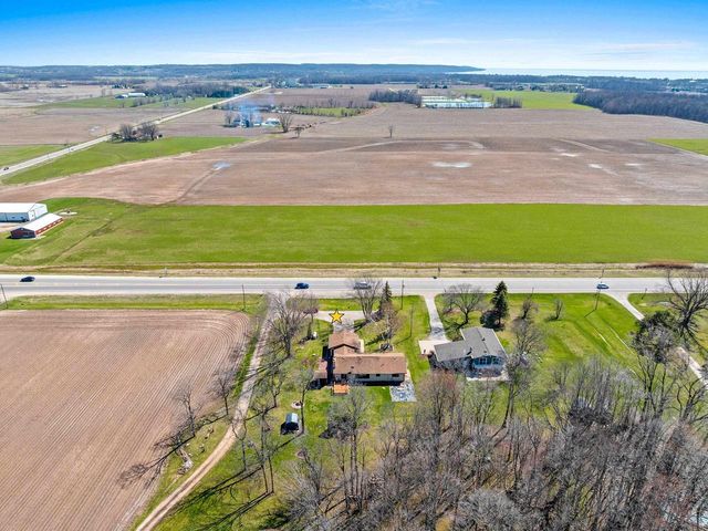 W4964 HWY 10, Menasha, WI 54952