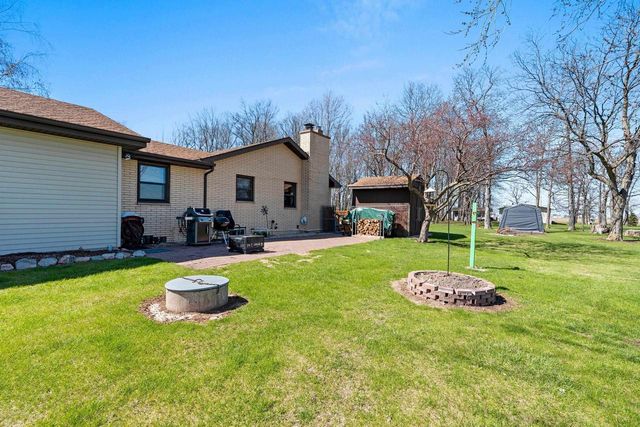 W4964 HWY 10, Menasha, WI 54952