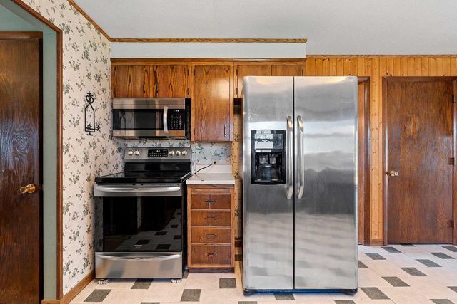 W4964 HWY 10, Menasha, WI 54952