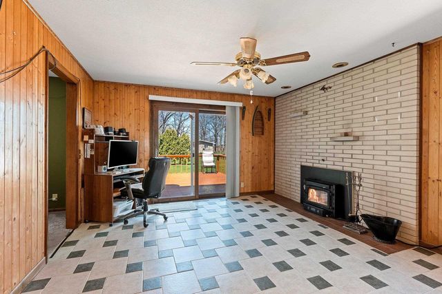 W4964 HWY 10, Menasha, WI 54952