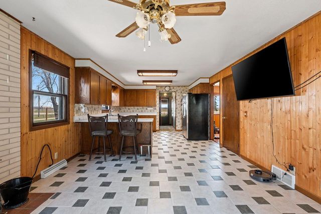 W4964 HWY 10, Menasha, WI 54952