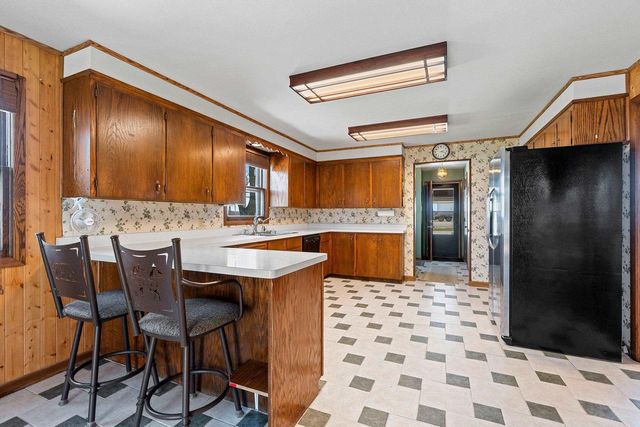 W4964 HWY 10, Menasha, WI 54952