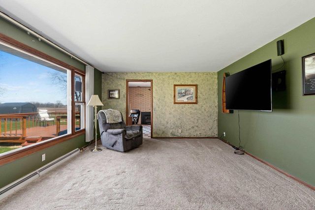 W4964 HWY 10, Menasha, WI 54952