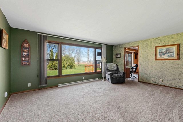 W4964 HWY 10, Menasha, WI 54952