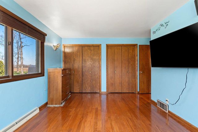 W4964 HWY 10, Menasha, WI 54952