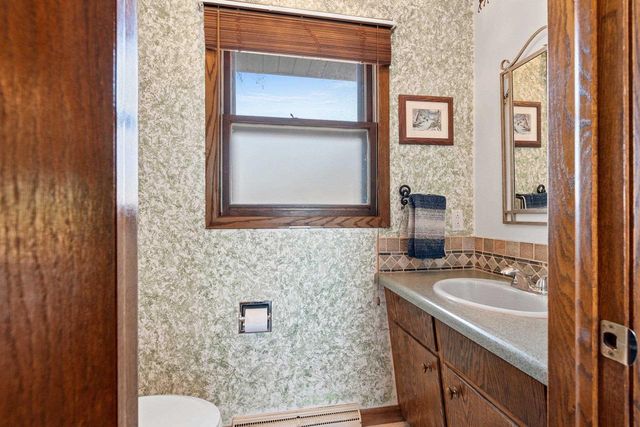 W4964 HWY 10, Menasha, WI 54952