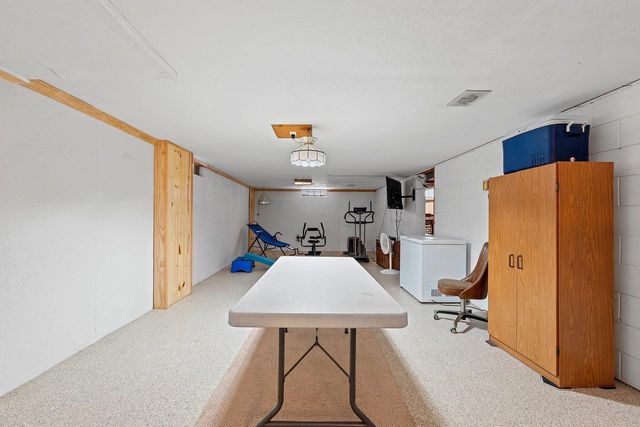 W4964 HWY 10, Menasha, WI 54952