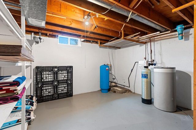 W4964 HWY 10, Menasha, WI 54952